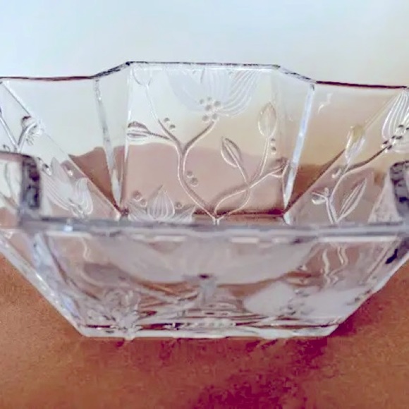 BRAND NEW - Fifth Avenue 10 Inch Crystal Bowl - Picture 2 of 3